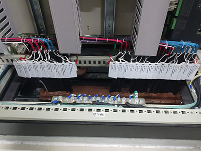 福建和特發(fā)電項目柜內(nèi)掛牌、封堵閃光點